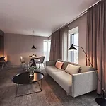 Odeon 4*